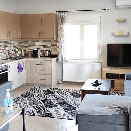 Spiros - Full Renovated House 2022 *