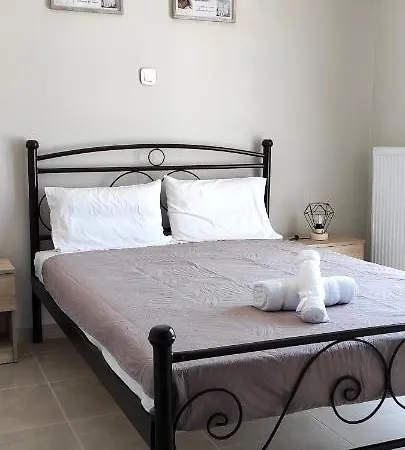 Spiros - Full Renovated House 2022 Apartamento Mármaron